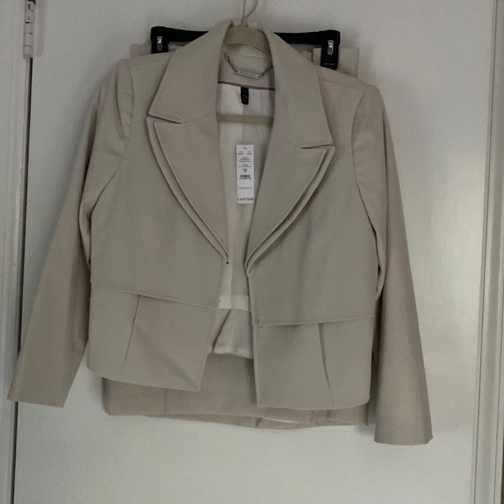 WHBM soft cream fully lined suit size 10 blazer/8 skirt, NWT